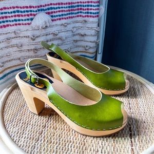 Swedish Hasbeens Toffel Green Leather Wooden Open Toe Slingback Sandals Size 39